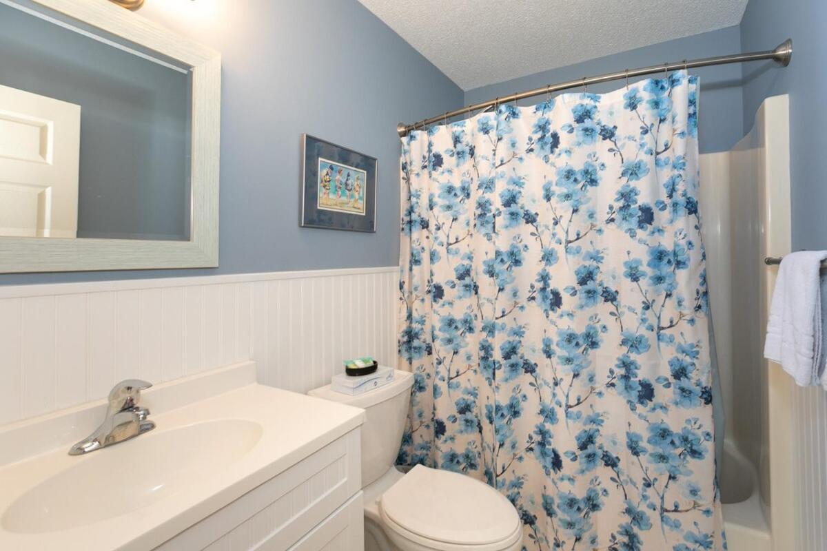 Pet Friendly Beach Life Villa 2 Bed 2 & One Half Baths Hilton Head Island Exterior photo